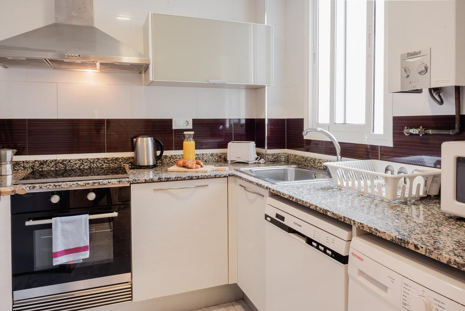 Apartamentos Fv Flats Valencia - Mestalla 5 Room photo